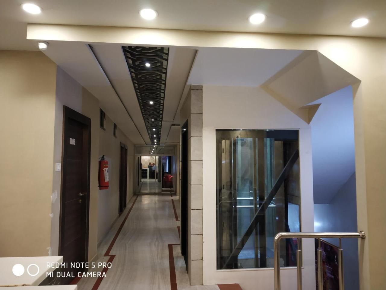 阿德什宫酒店 瓦拉纳西 外观 照片